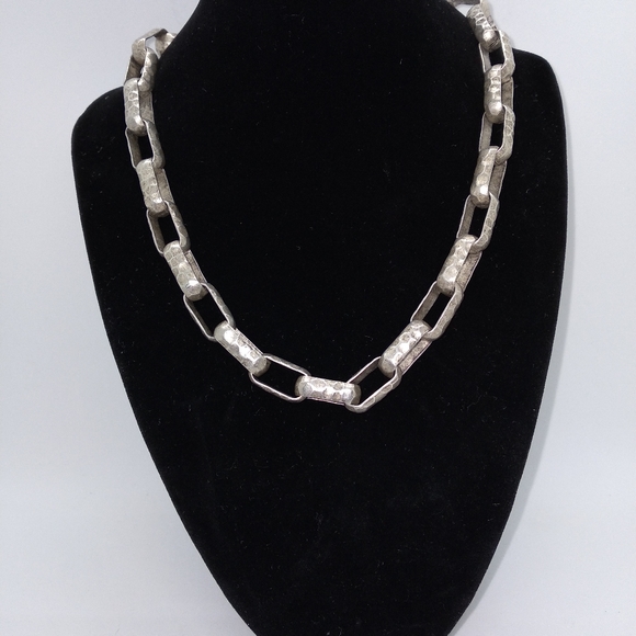 Catherine Popesco hammered chain necklace - Picture 9 of 10